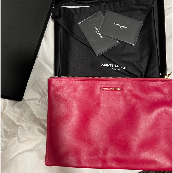 It’s a clutch bag that was used only couple of times. - Picture 2 of 5